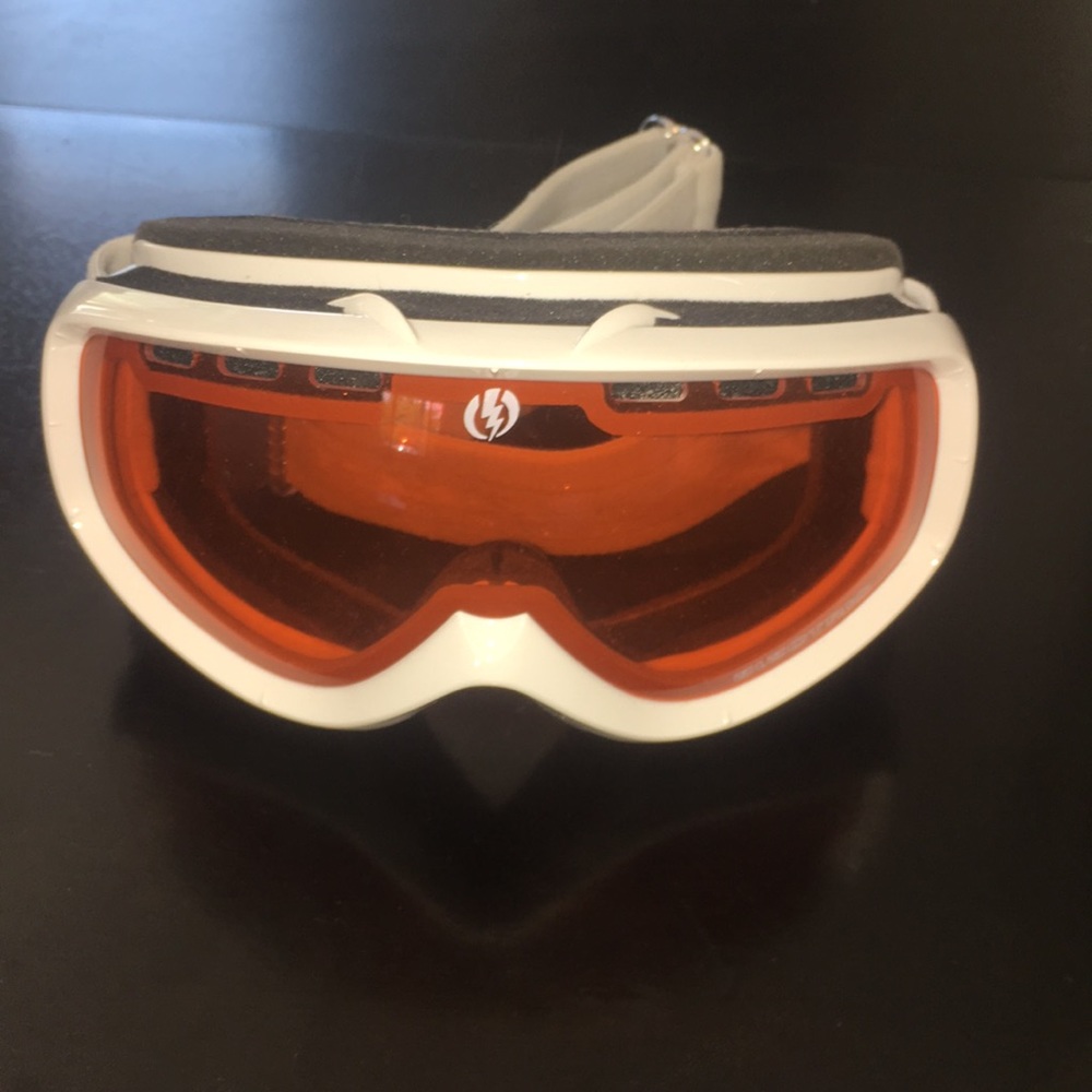 Ski goggles